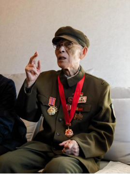 駐金控集團紀檢監察組走訪慰問 抗美援朝老兵